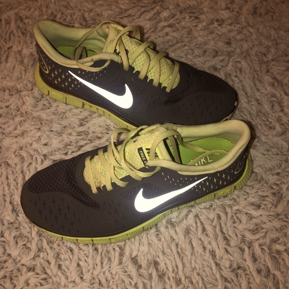 Yellow/Grey Nike Free Runs 4.0 V2 Size 8-Gently worn